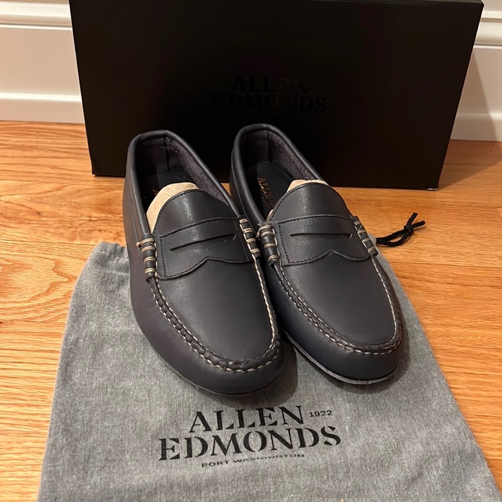 Navy Loafers by Allen Edmonds Size 10D NWT Box Dust Bag